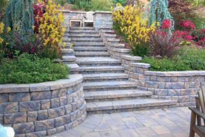 Paverstone-staris-and-retaining-wall-with-landscaping