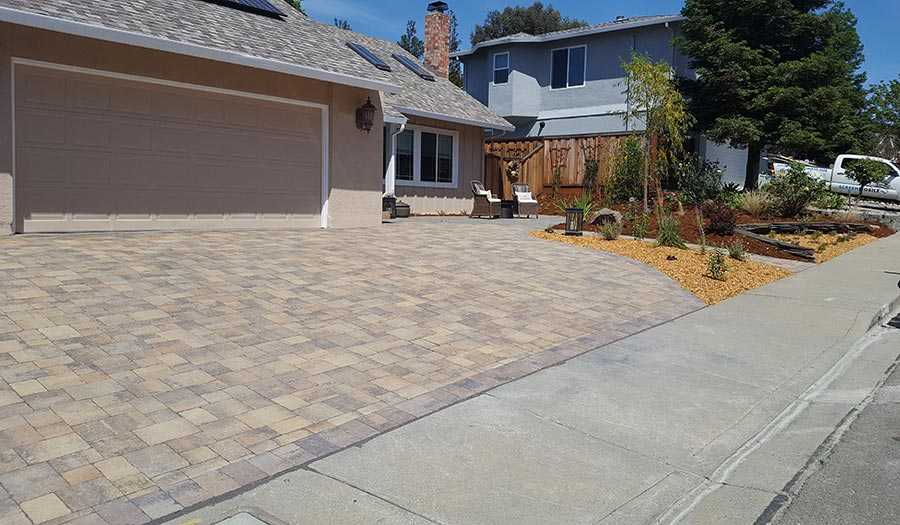 Driveways | Black Diamond Paver Stones & Landscape