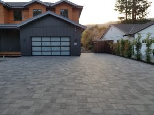 clean paverstone driveway