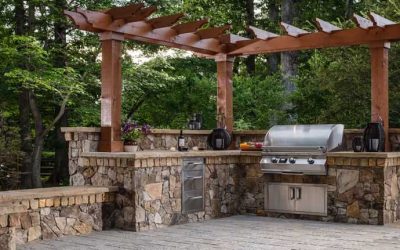 Outdoor Kitchens for Fall: Cooking and Entertaining in the Crisp Autumn Air